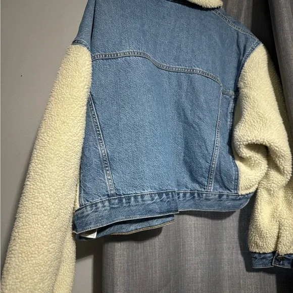 Levi's Blue and Cream Jean Jacket - Picture 2 of 3